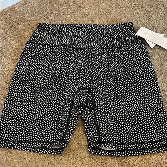 BuffBunny Black and White Patterned Shorts NWT XL - Picture 1 of 8